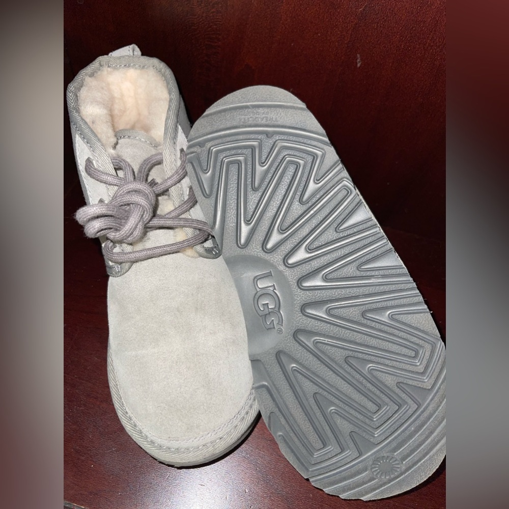 UGG Australia Neumel II Kids Chukka Boots Sz 13. - Picture 5 of 8